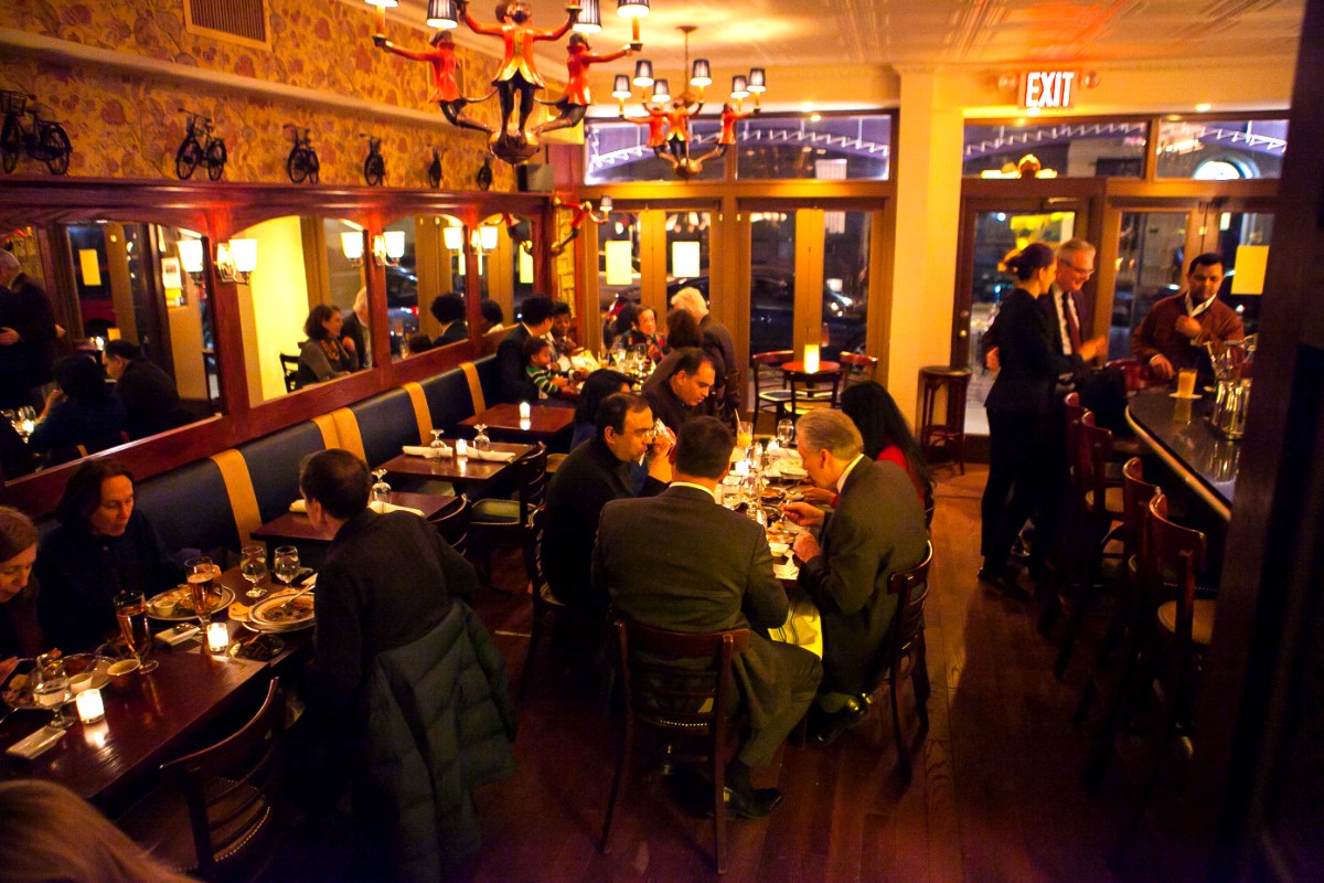 The Drunken Munkey dining room
